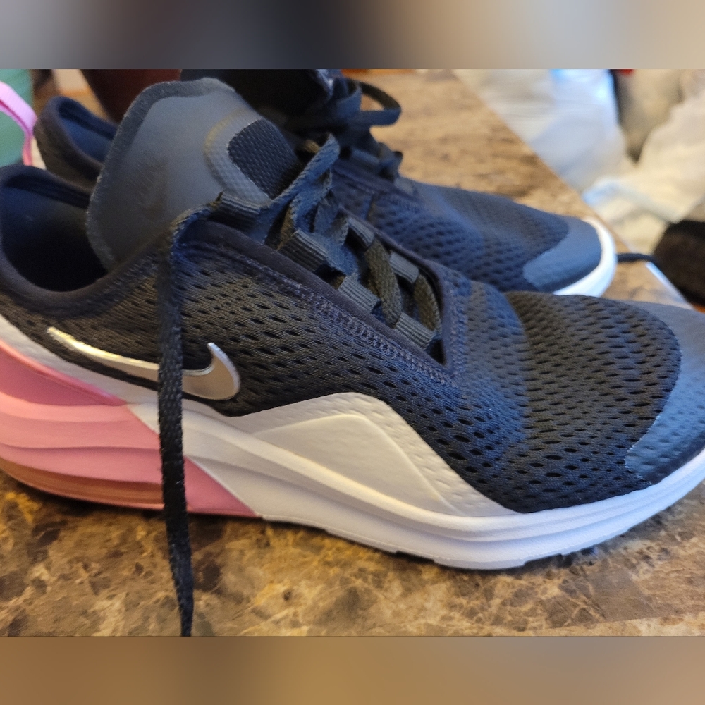 Nike shoes 2.5 Y